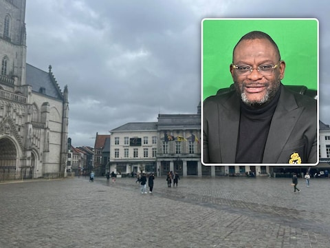 De Congolese journalist Claude Peru Luwara (inzet) werd donderdagavond aangevallen met een hamer op de Grote Markt van Tienen (groot beeld).