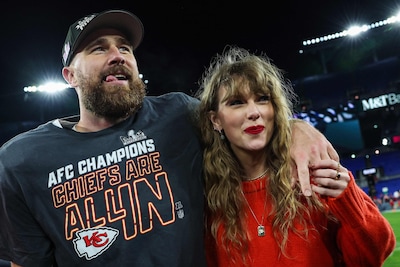 Taylor Swift-nummer over Travis Kelce massaal gestreamd op Spotify na verloving: “Stijging van 400%”