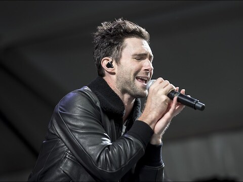 Adam Levine aan het werk op het Jazz &amp; Heritage Festival in New Orleans.