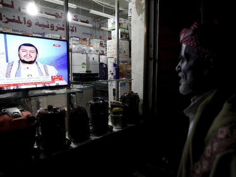 De rebellen vinden dat de inwoners van Jemen het recht hebben om zich tegen die "agressie" te verzetten, zei al-Houthi in een tv-toespraak.