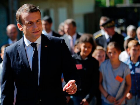 De peilingen voorspellen bij de twee stemrondes een ruime absolute meerderheid in het parlement voor la République en Marché van president Emmanuel Macron.