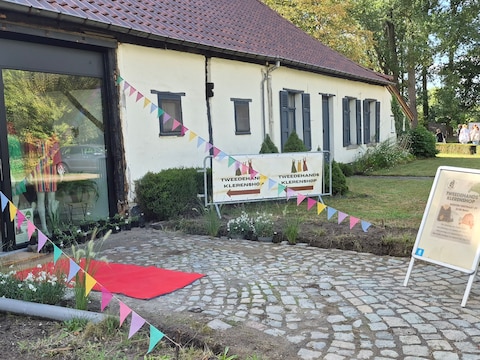 De vernieuwde Siddartha Klerenshop in Baal opende afgelopen weekend officieel opnieuw de deuren. 