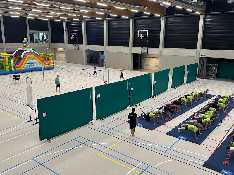 Twee sporthallen, negen klaslokalen en 860 zonnepanelen: Turnhout opent sportcomplex van 18 miljoen euro