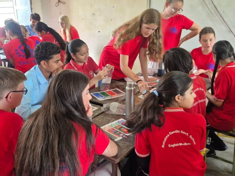 De leerlingen uit Maaseik gingen op hun eerste wereldburgerstage in India.