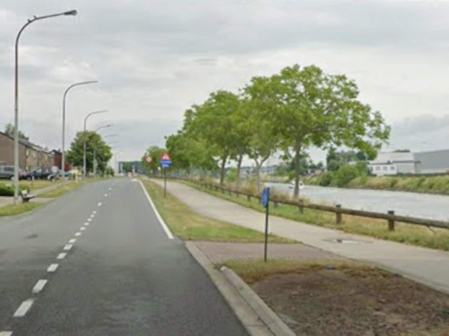 Fietser gewond afgevoerd na aanrijding met wagen in Deinze