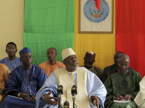 Premier Cheikh Modibo Diarra (midden) eerder deze week