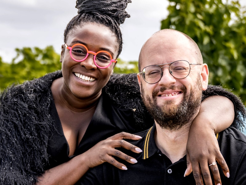 Magnolia Tsogbé en Pieter Pype uit Beselare willen trouwen, maar haar geboorteakte blijkt niet geregistreerd waardoor het huwelijk mogelijk niet kan doorgaan.