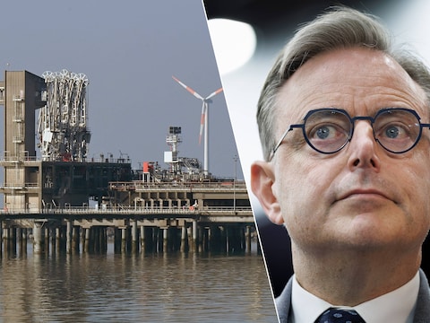 Links de LNG-terminal van Fluxys in Zeebrugge, waarlangs nog steeds Russisch gas wordt geïmporteerd. Rechts: premier Bart De Wever (N-VA).