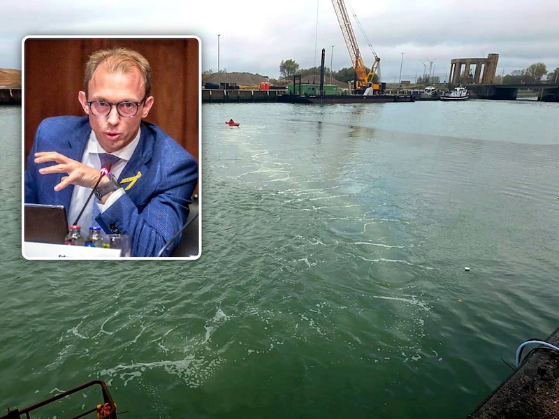Deze witte lijn moet voorkomen dat plastic in onze Noordzee terechtkomt. Schepen van Milieu Maarten Claeys legt uit. 
