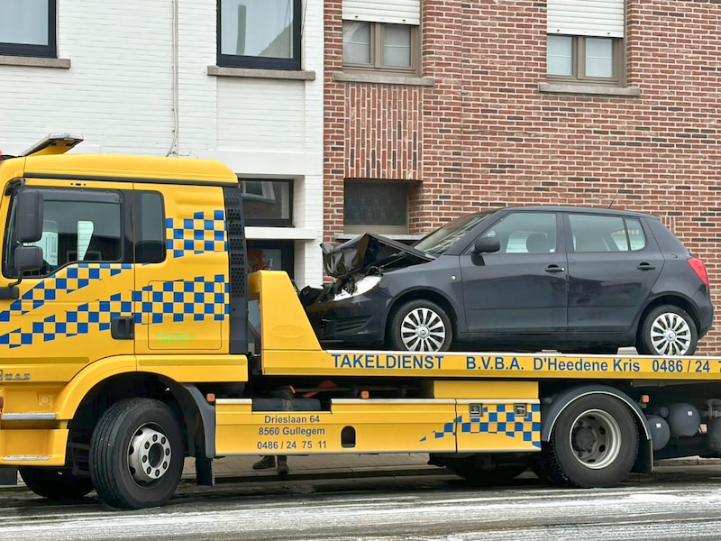 Kop-staartbotsing zorgt voor verkeershinder op druk kruispunt in Wevelgem