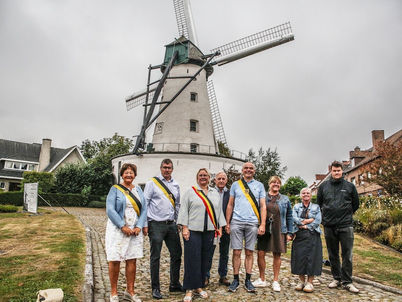 De wieken van de Klockemolen draaien weer: “Een mooi stukje erfgoed wordt in ere hersteld”