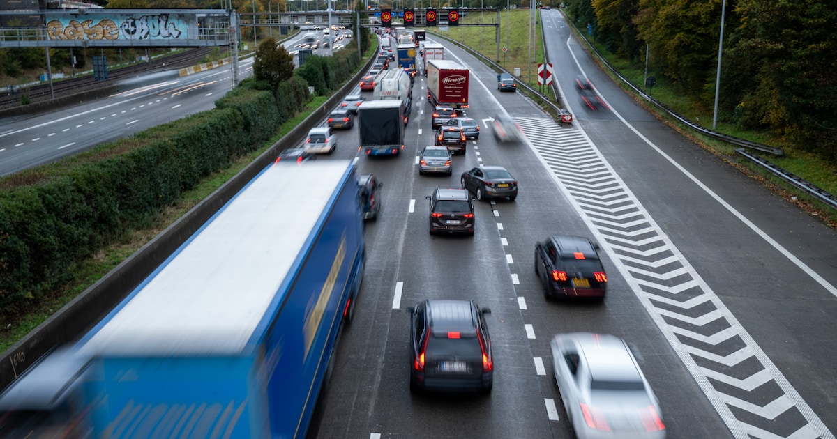 Gemeente Schelle en AWV roepen op tot twee seconden afstand in het verkeer