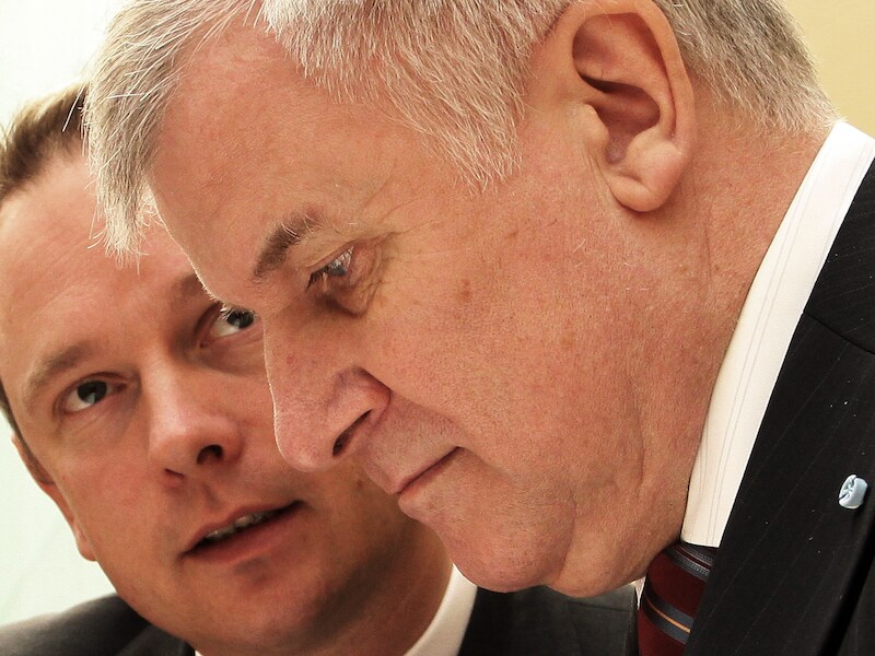 Horst Seehofer (r)