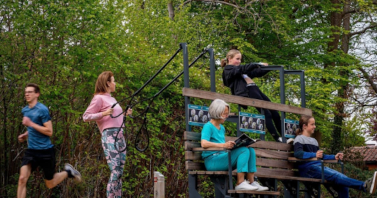Nieuwe Beweegbank in Begijnhofpark: Sporten in de Stad is Nu Nog Leuker!