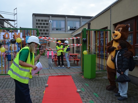 Het Hartencollege Basisonderwijs Meerbeke werd op eerste schooldag omgetoverd tot een bouwwerf.