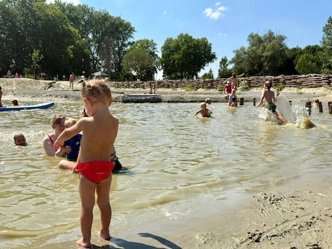 De waterspeeltuin in het Wonderwoud