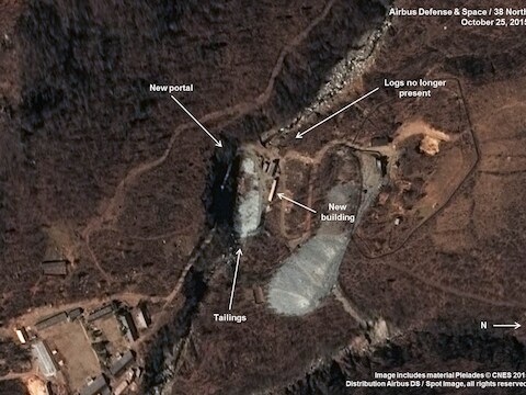 Uit satellietbeelden blijkt dat er een nieuwe tunnel wordt aangelegd.