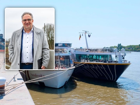 inzet: schepen Koen Kennis. / Er liggen deze zomer dubbel zoveel riviercruises aan de Antwerpse Kaaien. 