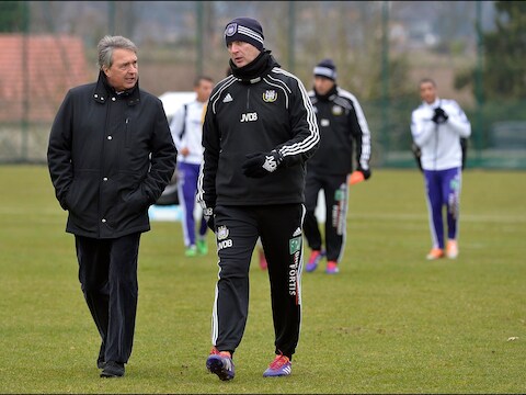 Van Holsbeeck volgde zaterdagmorgen de hele training van Anderlecht en had nadien een lang onderhoud met de trainer.