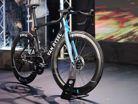 Een fiets van het merk Van Rysel (niet het model met de defecte stuurpen). 