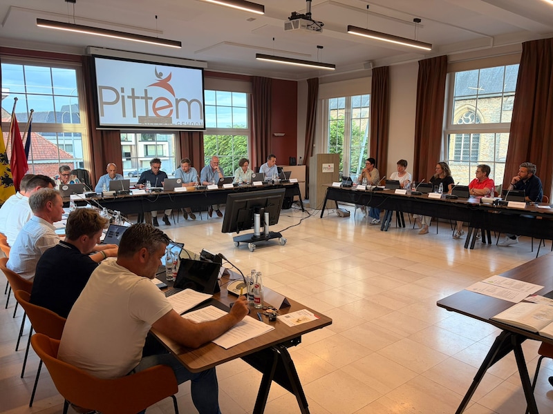 Gemeenteraad van Pittem buigt zich over zone 30, parkeerverbod en sociale woningen