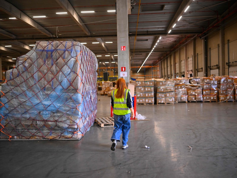 Effect van pakjestaks laat zich voelen: aantal niet-Europese pakjes op luchthaven Luik fors gedaald