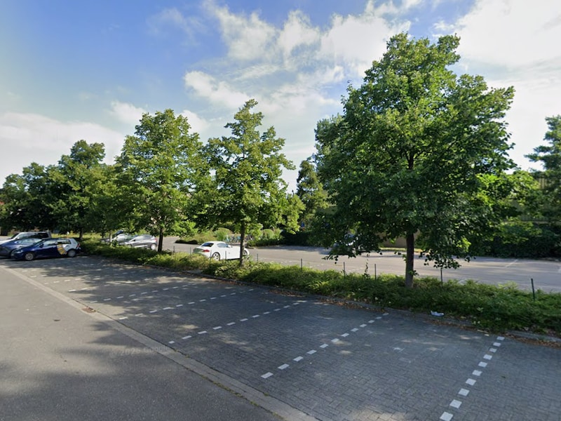 Afspraak is op de parking van de sporthal in Aartselaar.