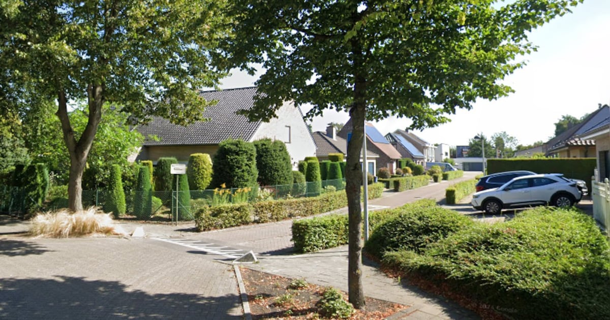 Dieven breken binnen via raam van veranda