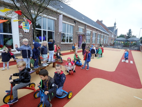 Archiefbeeld van vrije basisschool De Bosbes in Hertsberge