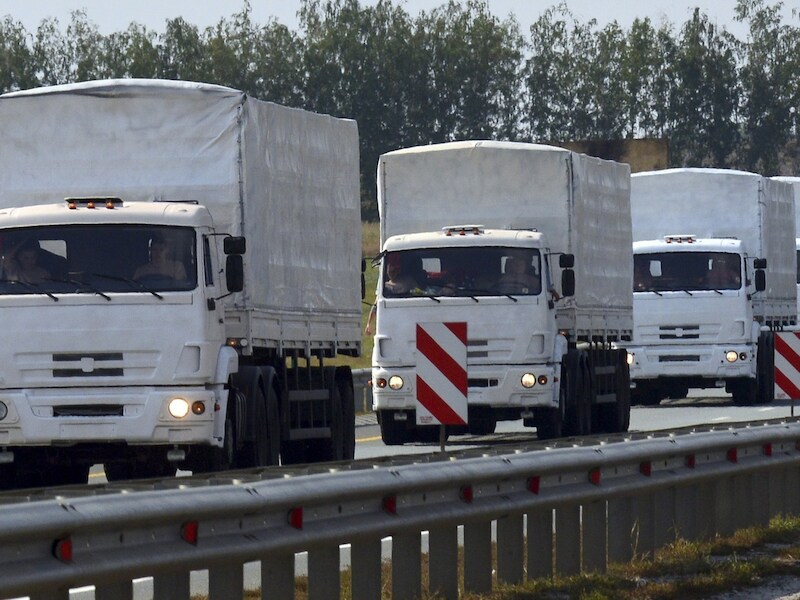 Het Russische konvooi met hulpgoederen.