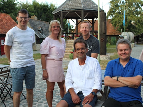 De vrijwilligers Jeroen Vanelslande, Anja Goudeseune, Dominique Lehoucke, Wim Deschuytter en Kris Laleman staan mee in voor de organisatie van de Ambachtendag. 