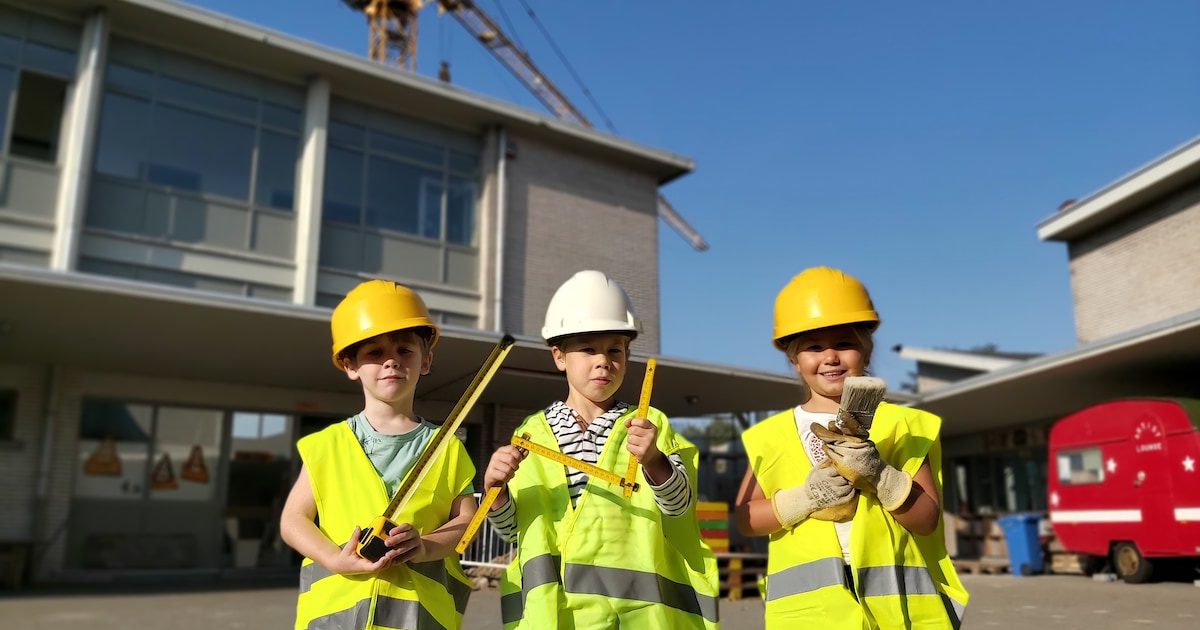Kinderen van Het Klaverbos wanen zich bouwvakkertjes op eerste ...
