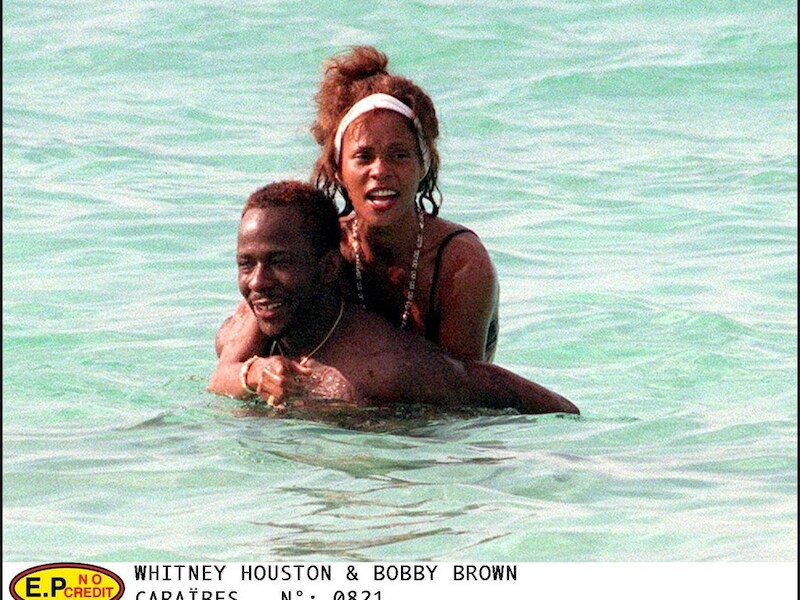 Whitney Housten en Bobby Brown tijdens hun huwelijk.