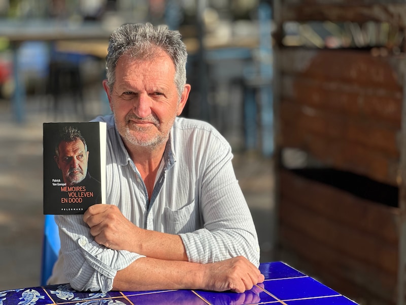 Patrick Van Gompel met zijn nieuwe boek