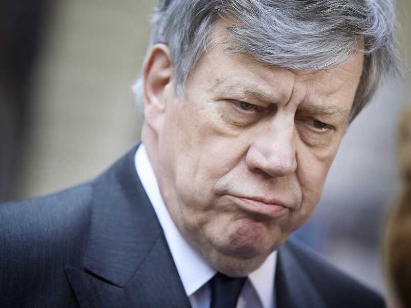 Minister van Veiligheid en Justitie Opstelten zal niet gaan reguleren, al komen er nog tien manifestaties.