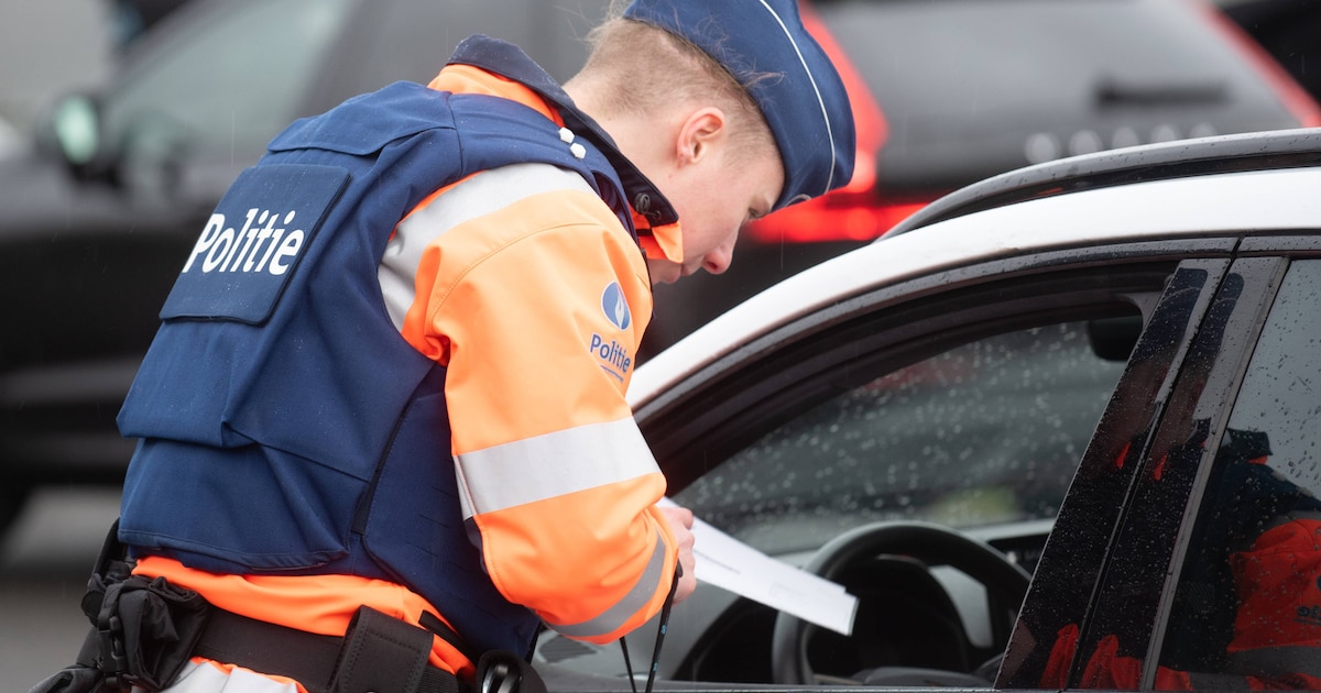 8 bestuurders verliezen rijbewijs voor 2 weken bij alcoholcontrole, 13 anderen 3 uur aan de kant