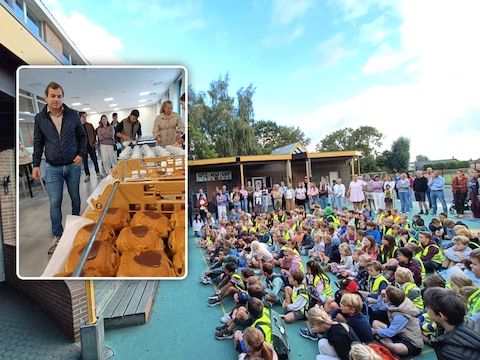 Voor de ouders had de oudervereniging van de school ontbijkoeken en koffie klaargezet.