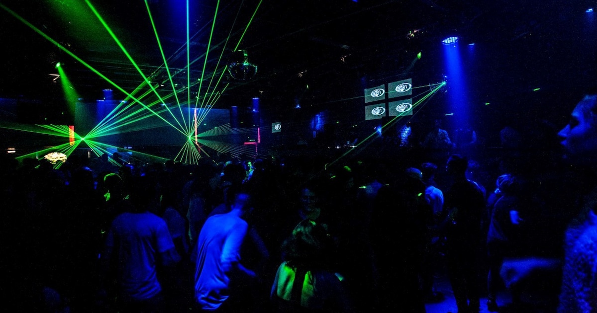 Nachtclub Fuse in Brussel bant smartphones op dansvloer: “Beste momenten hebben geen bewijs nodig”