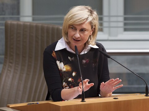 Hilde Crevits op een Plenaire vergadering van het Vlaams Parlement.