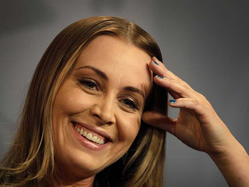 Anouk.