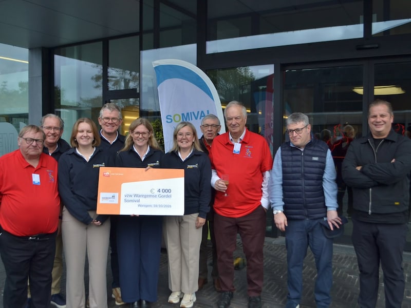 Somival kreeg een cheque van 4000 euro