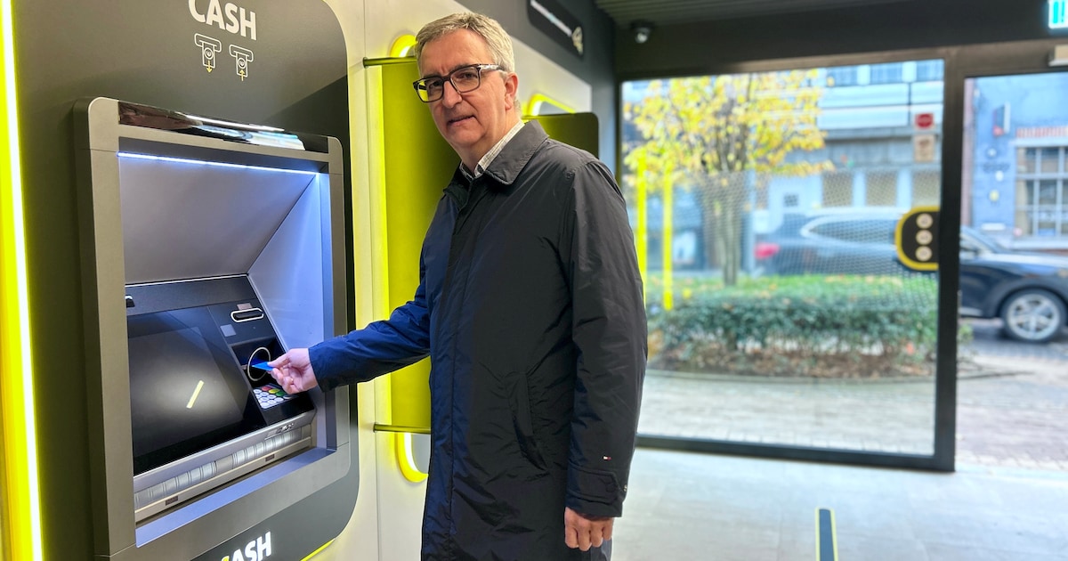 Nieuw CASH-punt opent in Overwinningsstraat: “Cash geld moet overal bereikbaar blijven”