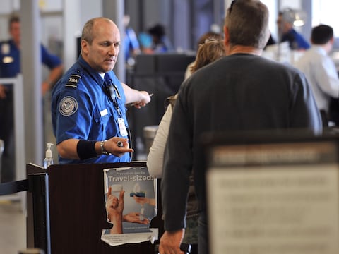 Passagiers komen aan op de New Yorkse luchthaven JFK. (archieffoto)