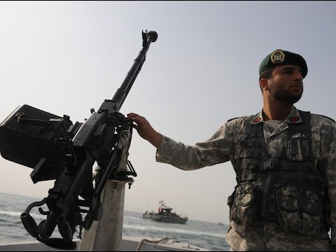 Iran houdt nog tot en met 3 januari militaire oefeningen in de buurt van de Straat van Hormuz.
