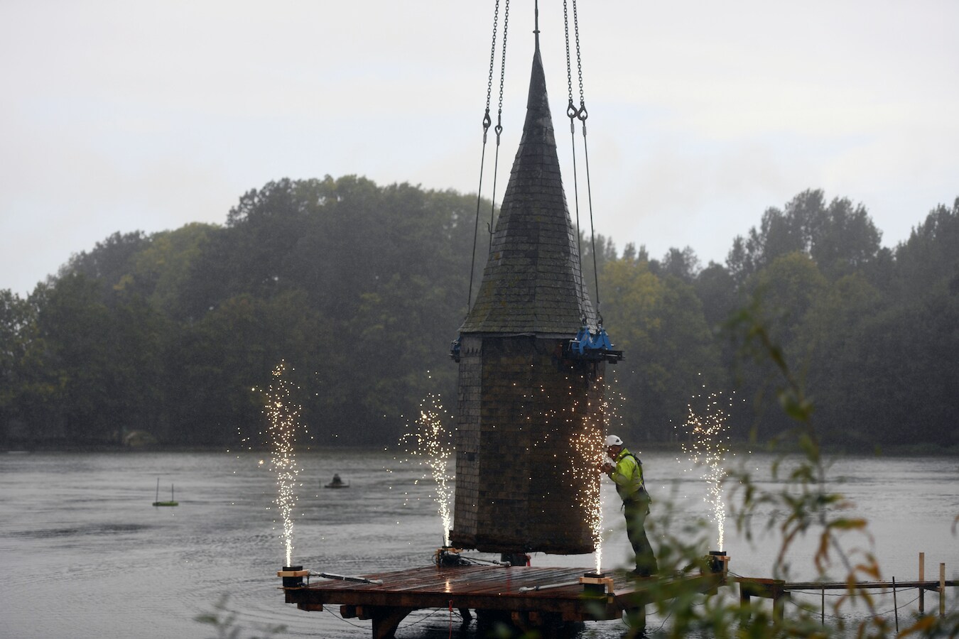 Burcht van de Rode Ridder wordt gerestaureerd: 500 jaar oude torenspits ...