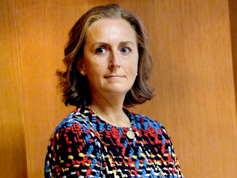 Volgens prins Laurent is Claire “het kotsbeu hoe ze behandeld wordt”. Waar heeft hij het over?