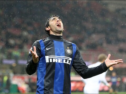 Milito trof twee keer raak.