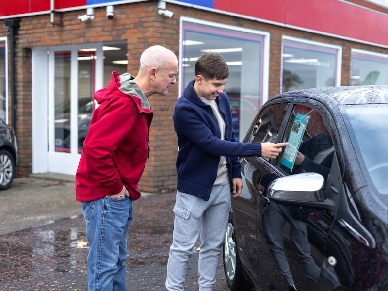 Buitenlandse tweedehandsauto is vaak luxueuzer én tot de helft goedkoper: wat je moet weten als je een wagen importeert