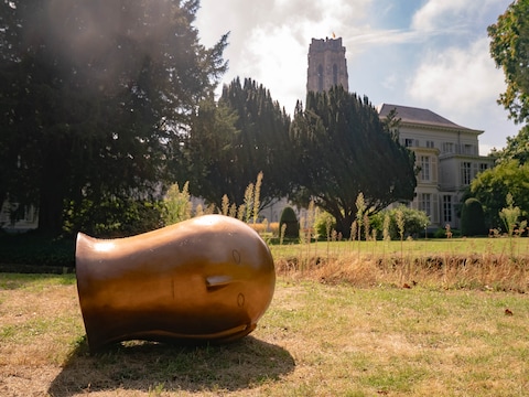 De Stiltetuin is een permanent kunstwerk rijker: ‘The Long Pond’ van de Mexicaanse kunstenaar Rodrigo Hernández.