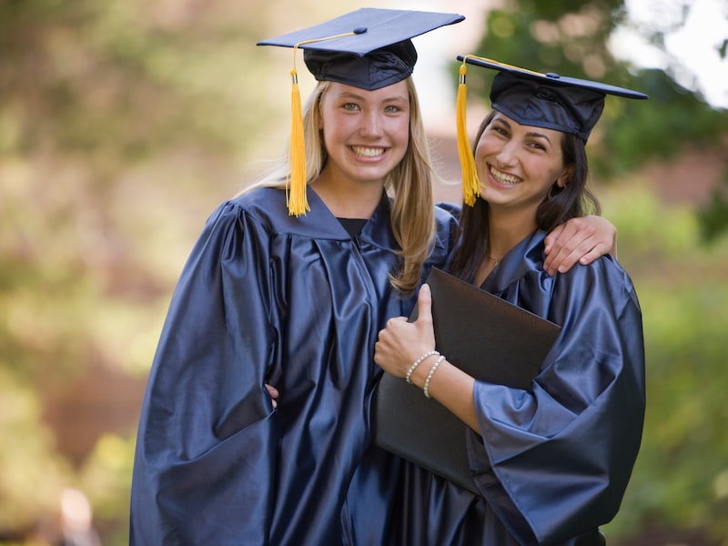 3.245 euro verdienen vanaf het begin? In deze sectoren strik je het hoogste startersloon (en in deze het laagste)